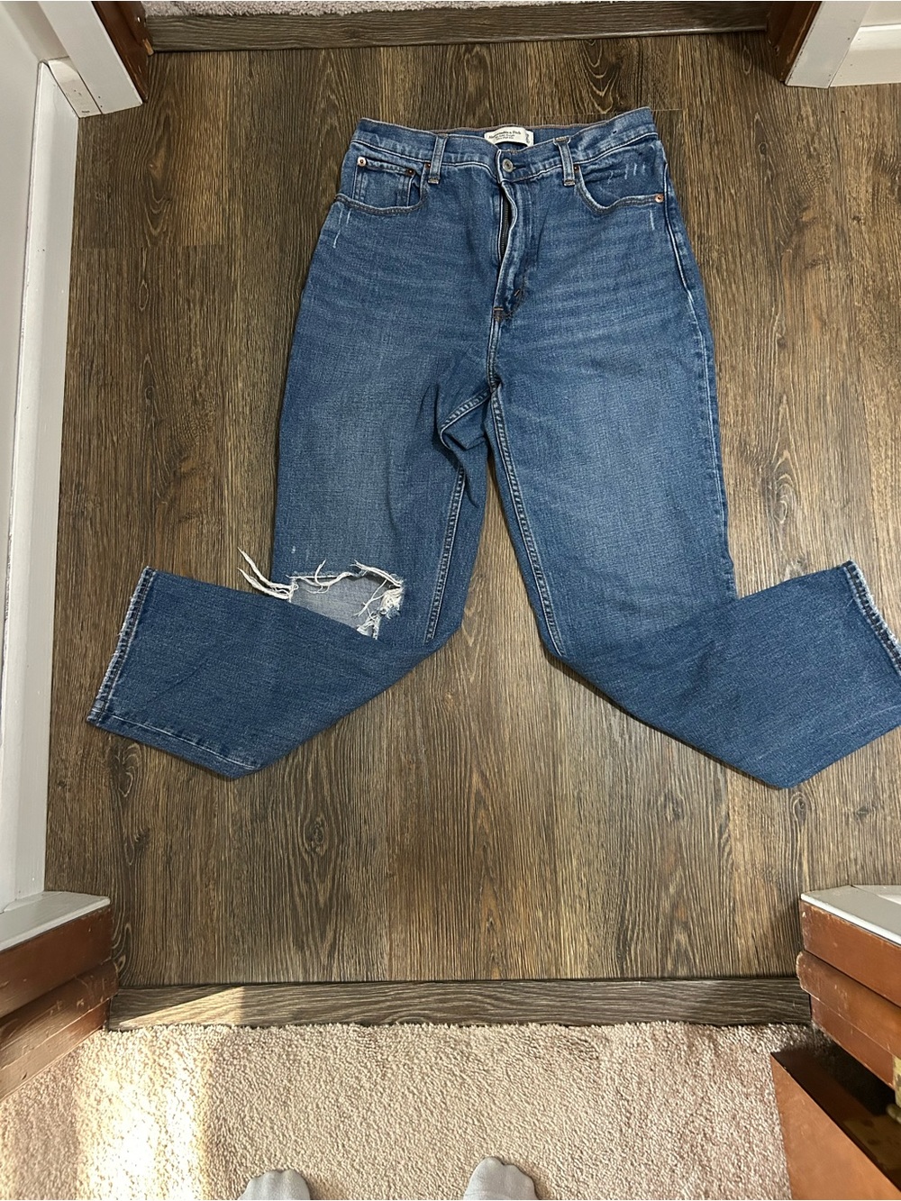 Abercrombie & Fitch Blue High-Rise Straight-Leg Jeans 29/8L - Picture 1 of 3